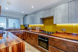 Photo 16- click for photo gallery